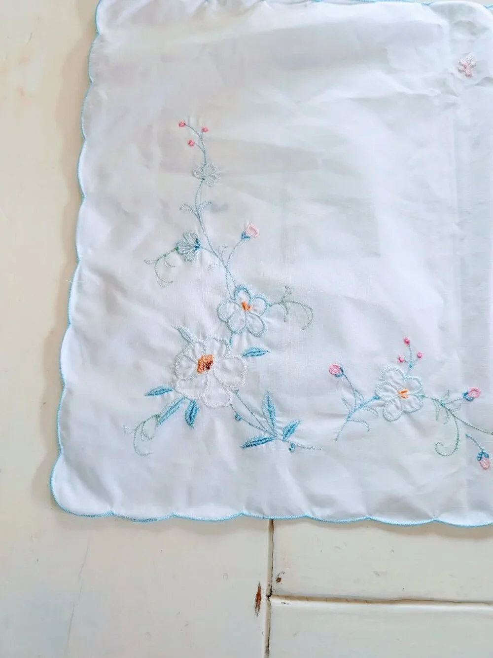 VTG Linen Placemats & Napkins Set 4 Blue Floral Embroidered Cottage Farmhouse